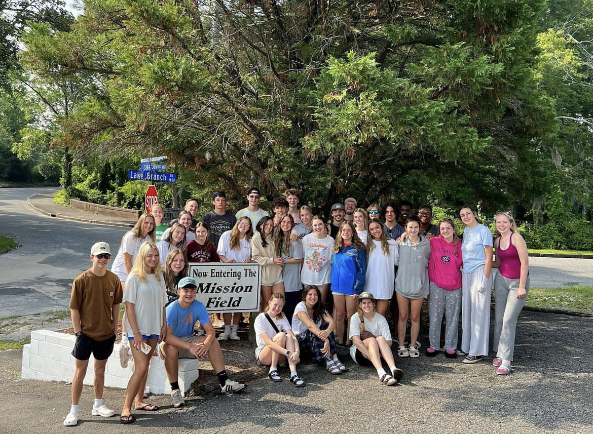 youth mission trip group photo 2023